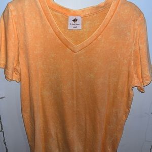 Like love mineral wash vneck tee shirt size small
